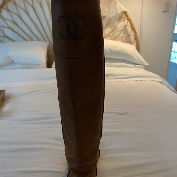 CHANEL BOOTS - Picture 5 of 5